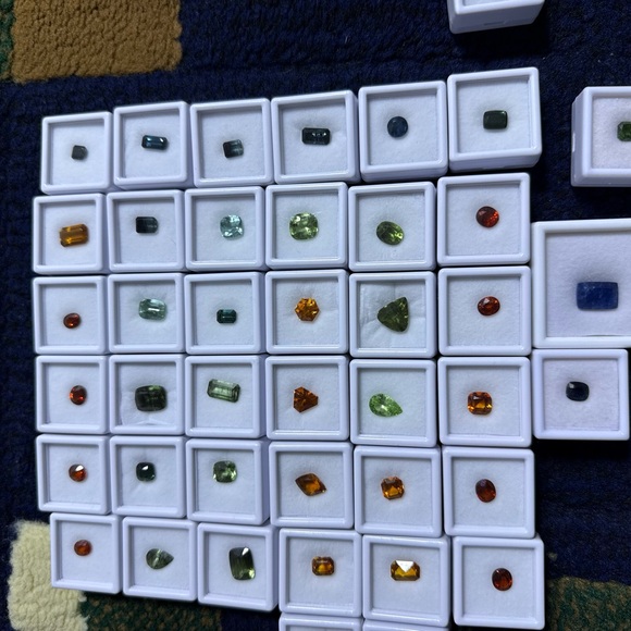 Assorted Gemstone Collection - Picture 3 of 10